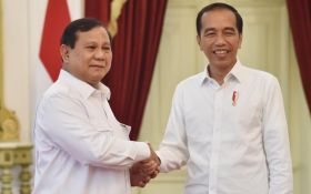 Hubungan Prabowo-Jokowi Semaki Erat dan Saling Bela, Pengamat: Keduanya Kian Solid! - JPNN.com Jabar
