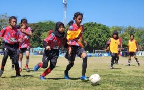 1.476 Siswi SD di Surabaya Unjuk Bakat di MilkLife Soccer Challenge Seri 2 - JPNN.com Jatim