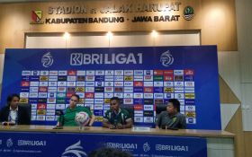 Kalah dari Persib, Pelatih Persebaya Paul Munster Singgung Kepemimpinan Wasit - JPNN.com Jabar