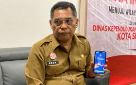 Blanko KTP di Surabaya Terbatas, Dispendukcapil Prioritaskan untuk Golongan Ini - JPNN.com Jatim