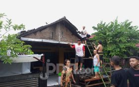 50 Rumah di Solo Rusak Dihantam Puting Beliung - JPNN.com Jateng