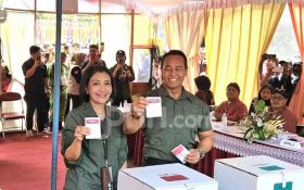 Momen Andika Bersama Istrinya Mencoblos di Semarang: Siap Menang & Kalah - JPNN.com Jateng