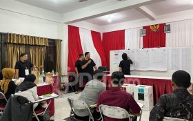 Suara Risma-Gus Hans di TPS Eri Cahyadi 242, Khofifah-Emil 114, Luluk-Lukman 26 - JPNN.com Jatim