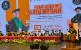 Universitas Ciputra Kukuhkan Guru Besar ke-16 di Bidang Keuangan Digital - JPNN.com Jatim