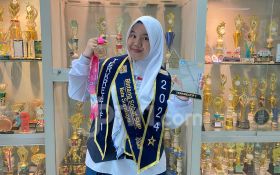 Berangkat dari Hobi, Siswa Al-Hikmah Raih Juara 3 Lomba Mendongeng Nasional - JPNN.com Jatim