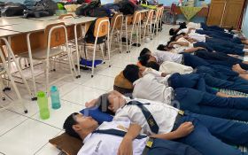 SMPN 39 Terapkan Tidur Siang Kepada Siswa untuk Tingkatkan Kualitas Belajar - JPNN.com Jatim