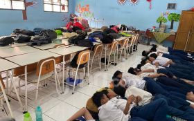 Antusias Siswa-Siswi di SMPN 39 Surabaya Ikuti Program Tidur Siang - JPNN.com Jatim