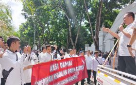 Minta Diangkat PPPK Penuh Waktu, Guru Honorer R3 Duduki Kantor Gubernur - JPNN.com Banten