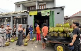 Beli Gas Elpiji 3 Kg di Depok Tak Bisa Sembarang, Per KTP Satu Tabung - JPNN.com Jabar