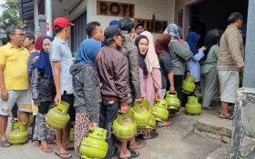 Warga Bandung Keluhkan Sulitnya Mencari LPG 3 Kilogram - JPNN.com Jabar