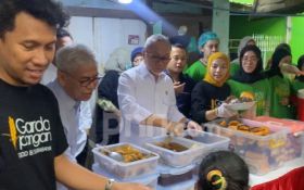 Kurangi Sampah, Zulhas & Garda Pangan Bagikan Makanan Berlebih dari Hotel Restoran - JPNN.com Jatim