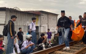 Nekat Menerobos, Siswi SMKN 10 Semarang Tewas Tertabrak KA Harina di Semarang - JPNN.com Jateng