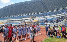 Kapten Persib Janjikan Back to Back Juara Liga 1 di Hadapan Ribuan Bobotoh - JPNN.com Jabar