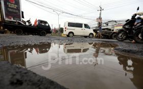 Jalan Rusak Parah, Pengusaha Angkot di Semarang Rugi Besar - JPNN.com Jateng