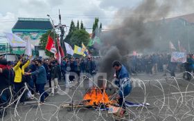 Besok, Mahasiswa Hingga Masyarakat Sipil Aksi Indonesia Gelap Jilid II di DPRD Jatim - JPNN.com Jatim