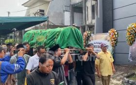 Legenda Persebaya Berpulang, Ratusan Bonek Iringi ke Peristirahatan Terakhir - JPNN.com Jatim