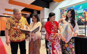 Universitas Ciputra Rayakan 100 Tahun Batik Peranakan Oey Soe Tjoen - JPNN.com Jatim