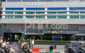 Petugas Jaga Ketat Kantor Pusat Bank Daerah Jabar Seusai Digeledah KPK - JPNN.com Jabar