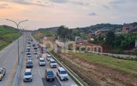 Arus Mudik 2025: Jasa Marga Siaga 24 Jam Patroli Lubang & Genangan di Tol Semarang-Batang - JPNN.com Jateng