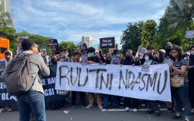 1.100 Personel Kepolisian Diterjunkan Amankan Demo Tolak UU TNI di Grahadi - JPNN.com Jatim