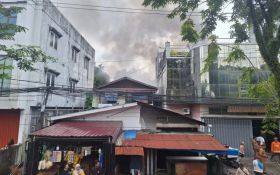 Kebakaran di Balikpapan, 1 Rumah dan Ruko Hangus, Seorang Pedagang  Luka Bakar - JPNN.com Kaltim