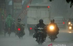 Prakiraan Cuaca Ekstrem di Lampung, BMKG Catat 15 Wilayah Hujan Lebat  - JPNN.com Lampung