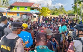 Dua Kelompok Warga Saling Serang, Banjir Darah - JPNN.com Papua
