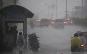 Prakiraan Cuaca Sumbar: Waspada terhadap Potensi Hujan Lebat Disertai Petir - JPNN.com Sumbar