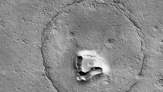 Ada Batu di Mars yang Membentuk Wajah Beruang, Ini Penjelasannya - JPNN.com
