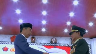 Dunia Hari Ini: Jokowi Resmi Berikan Pangkat Jenderal Kehormatan untuk Prabowo - JPNN.com
