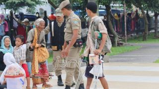 Kesaksian Tetangga Soal Sikap Temperamen Rosmini Si Pengemis Viral - JPNN.com Jabar