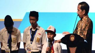 Lewat KIP, Jokowi Wujudkan Mimpi Warga Kurang Mampu Raih Pendidikan Tinggi - JPNN.com