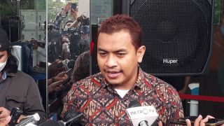 Aziz Yanuar Bilang Skenario Penembakan Brigadir J Sama dengan Pembunuhan 6 Syuhada di KM 50 - JPNN.com