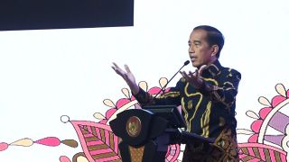 Kumpulkan Seluruh Kada, Menteri, dan Kapolda, Jokowi Minta Kompak Tangani Inflasi - JPNN.com