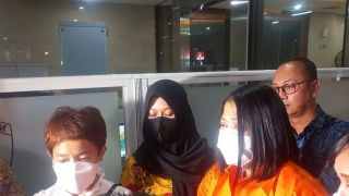 Putri Candrawathi Menangis Tersedu-sedu saat Berbaju Tahanan: Saya Ikhlas Diperlakukan Seperti Ini - JPNN.com Sumut