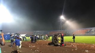 2 Pekan Berturut-turut, Liga 1 Indonesia di Jawa Timur Diwarnai Kerusuhan - JPNN.com Jatim