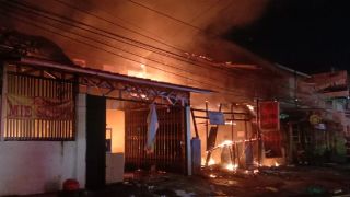 Kebakaran Warteg Hingga Kios di Jakarta Timur, Sebegini Kerugiannya, Ya Ampun - JPNN.com
