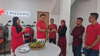 Motor Listrik Semakin Diminati, PT Tangkas Bakal Luncurkan 5 Showroom Baru - JPNN.com