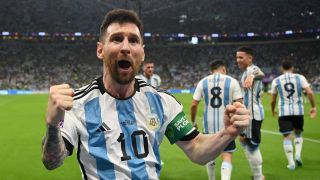 Louis Van Gaal Mengaku Kantongi Kelemahan Lionel Messi, Ternyata Ini! - JPNN.com