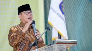 Menghadiri Pelantikan DPC Apdesi Kabupaten Serang, Yandri Susanto: Kades Harus Ikut Mengawal Pembangunan - JPNN.com