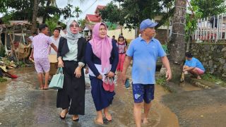 Kakankemenag Manado Meninjau Lokasi Banjir Bandang, Bawa Bantuan untuk Para Korban  - JPNN.com