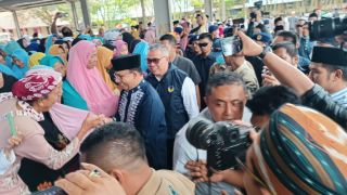 Kedatangan Anies Baswedan di Pulau Lombok Disambut Histeris - JPNN.com