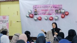 Srikandi Ganjar Tingkatkan Kemampuan Public Speaking Perempuan Milenial di Kalbar - JPNN.com