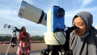 Langit Indonesia Akan Mengalami Gerhana Matahari Hibrida, Catat Tanggalnya - JPNN.com