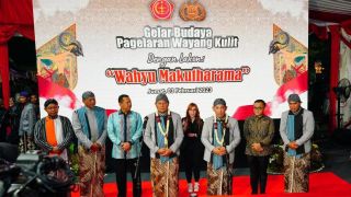 Gelar Wayang Kulit, Kapolri Ingin Solidaritas TNI & Polri Semakin Kuat - JPNN.com