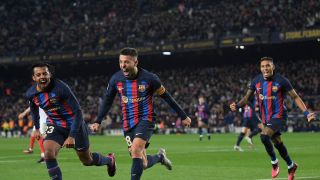 Barcelona Menjauh dari Real Madrid, Xavi Pilih Membumi, Ada Kata Perang - JPNN.com