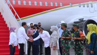 Jokowi Tiba di Medan, Lihat Siapa yang Menyambut - JPNN.com