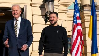 Presiden Amerika Memohon Maaf Gegara Telat Kirim Bantuan ke Ukraina - JPNN.com