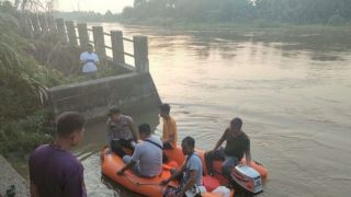 Bocah Tenggelam di Sungai Kampar belum Ditemukan - JPNN.com