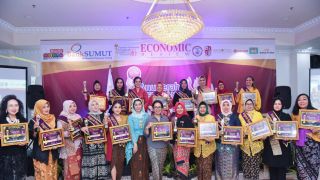 Yayasan API Beri Penghargaan kepada Perempuan Hebat Indonesia - JPNN.com